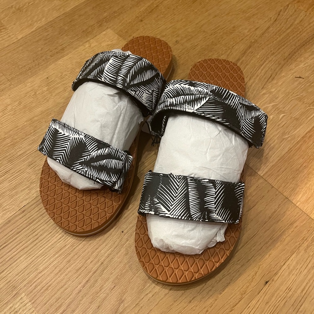 Volcom Palm Leaf Eco Recliner Sandals - Black and White - Picture 2 of 8